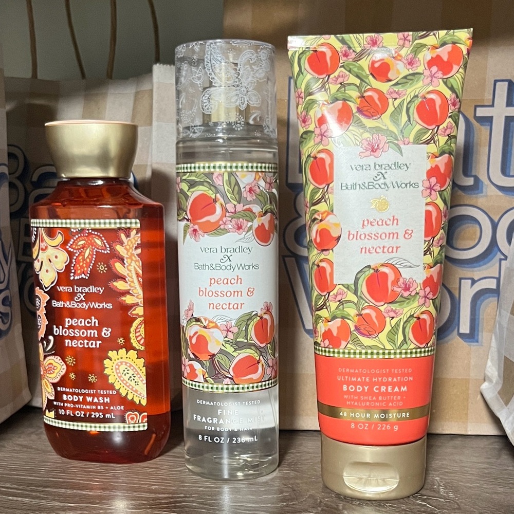 Vera Bradley Bath & Body Works Peach Blossom & Nectar Body Care Set - Peach